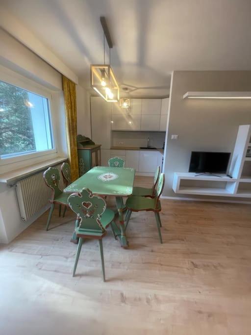Appartamento A Dobbiaco Nel Cuore Delle Dolomiti エクステリア 写真